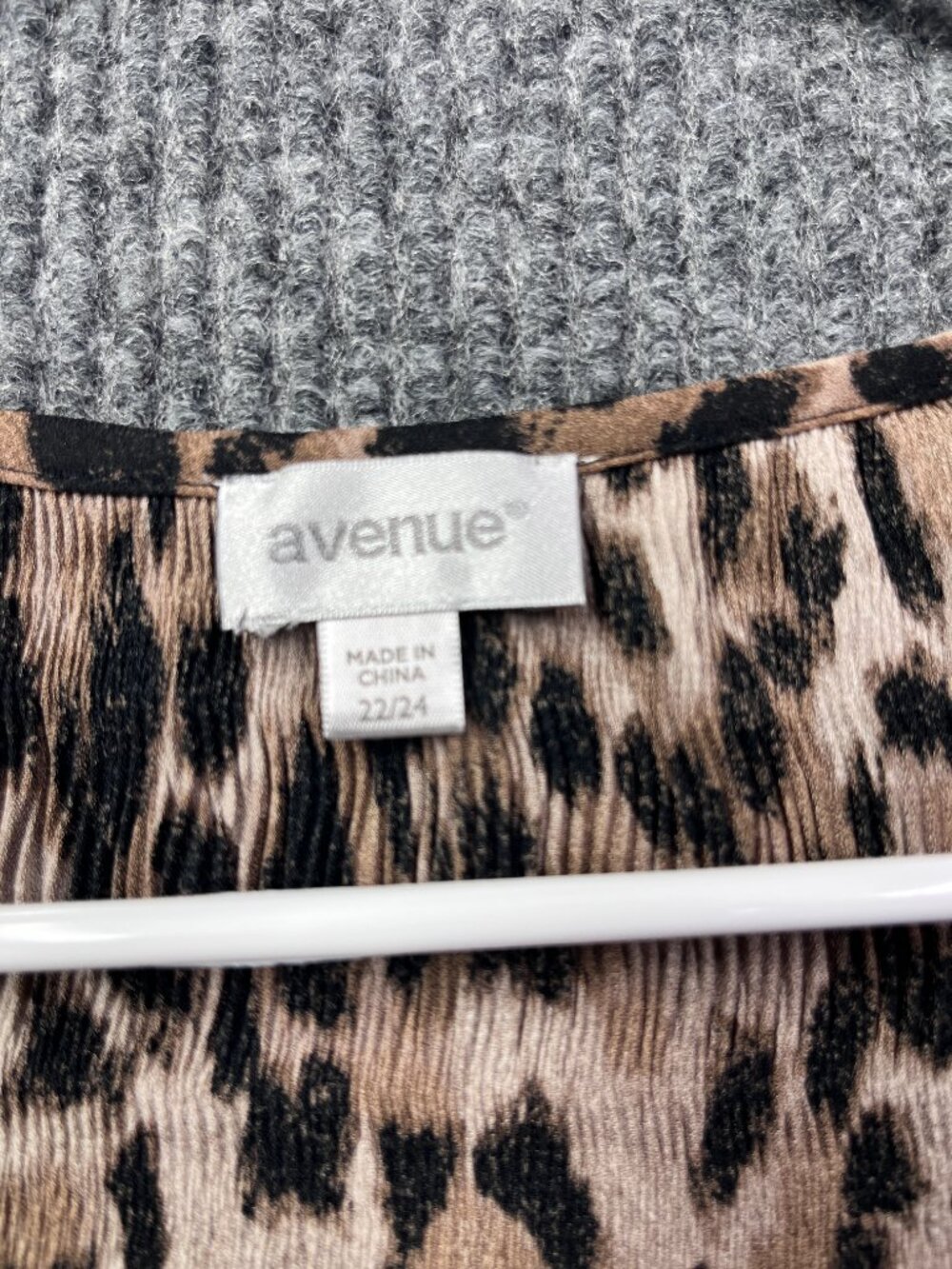 Avenue Brown Leopard Print Women's Blouse Size 22/24 Lightweight Flowy - Picture 8 of 12